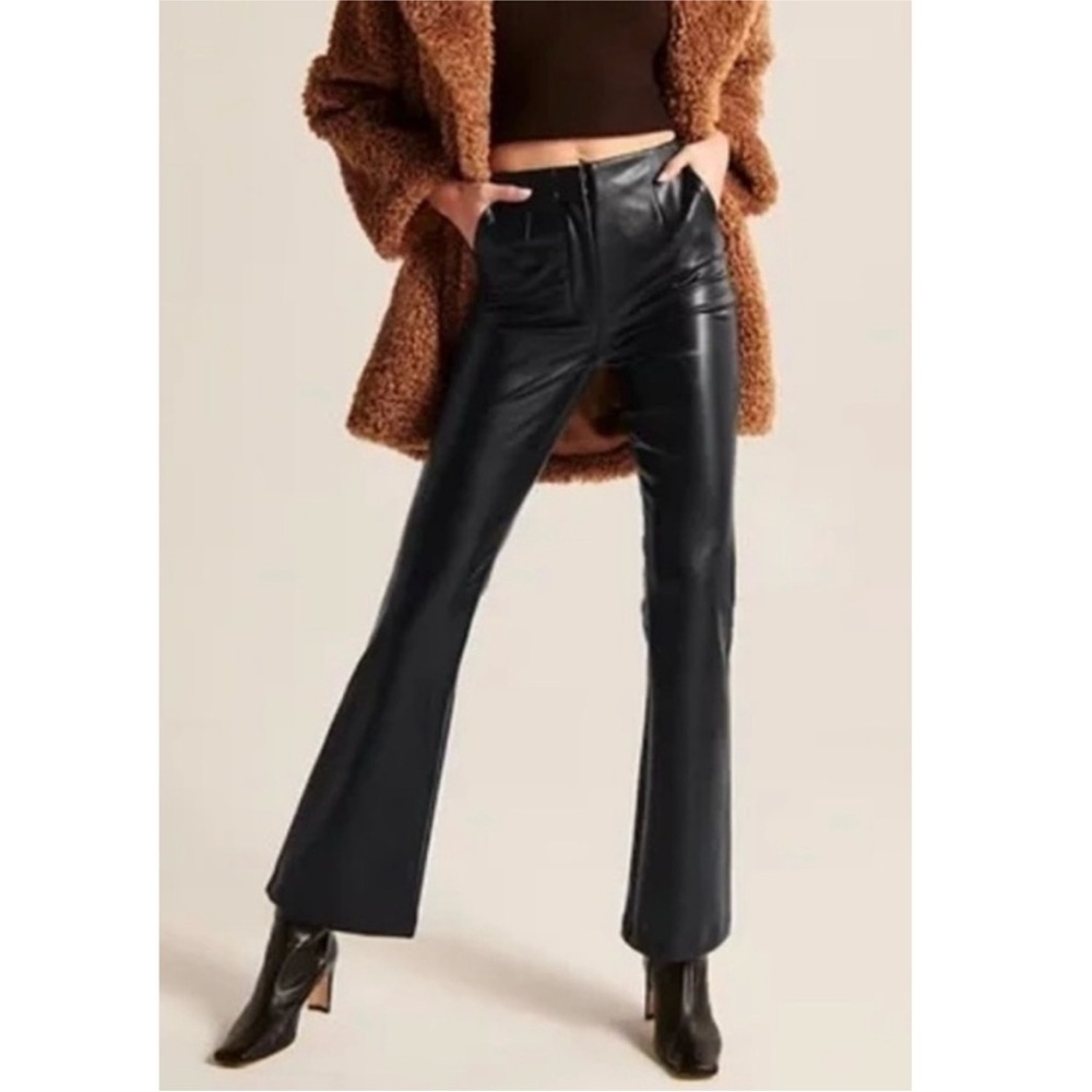 Abercrombie & Fitch High Rise Pleated Flared Faux Leather Pant Vegan Black 25